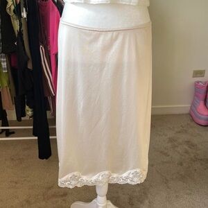 Sears “Isn’t It Divine” 1970s Antron III Nylon Cream Pink Lace Slip Skirt